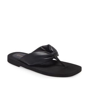 Stuart Weitzman Cassie Black Leather Thong Sandals Size 8.5 / 39 $250 flip flop